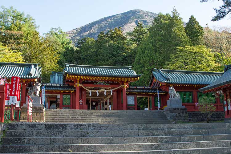 男体山の入り口　二荒山神社